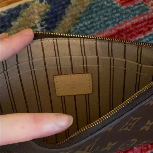 Louis Vuitton Neverfull pouch - Picture 4 of 8
